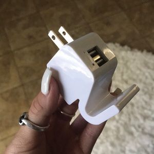 Charging box with 2 USB ports